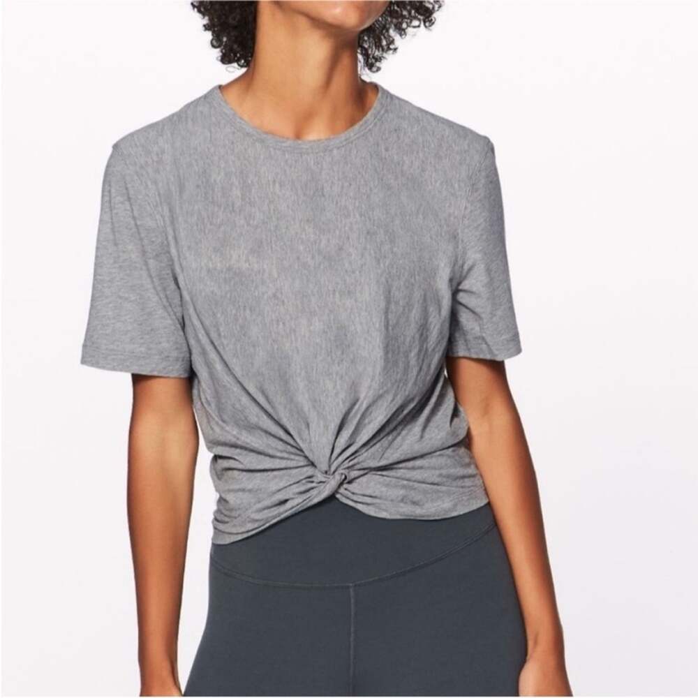 LULULEMON Crescent Tee Twist Front Heathered Medium Grey Size 6 Womens